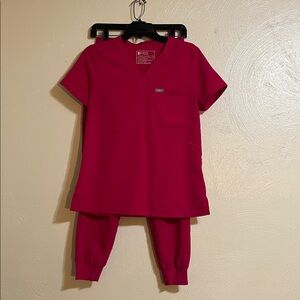 Figs Dark Pink Scrub Set, joggers xs-petite, top xs